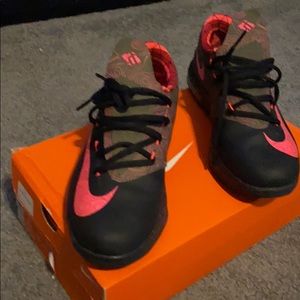 Barely worn Kevin Durant shoes